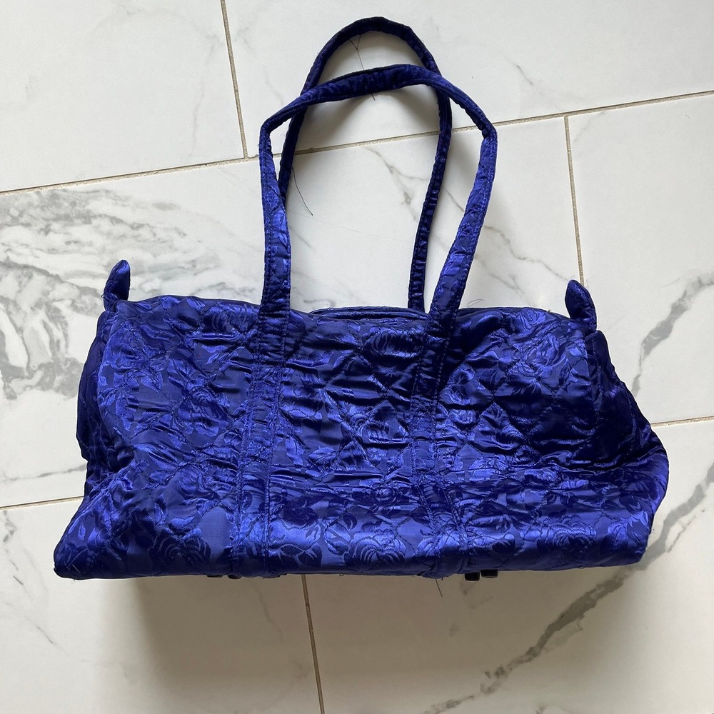 Vintage Oscar de la Renta quilted nylon duffel travel bag